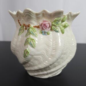 Belleek - Cache Pot/Vase Millennium 2000 Aberdeen Rose Floral Vine